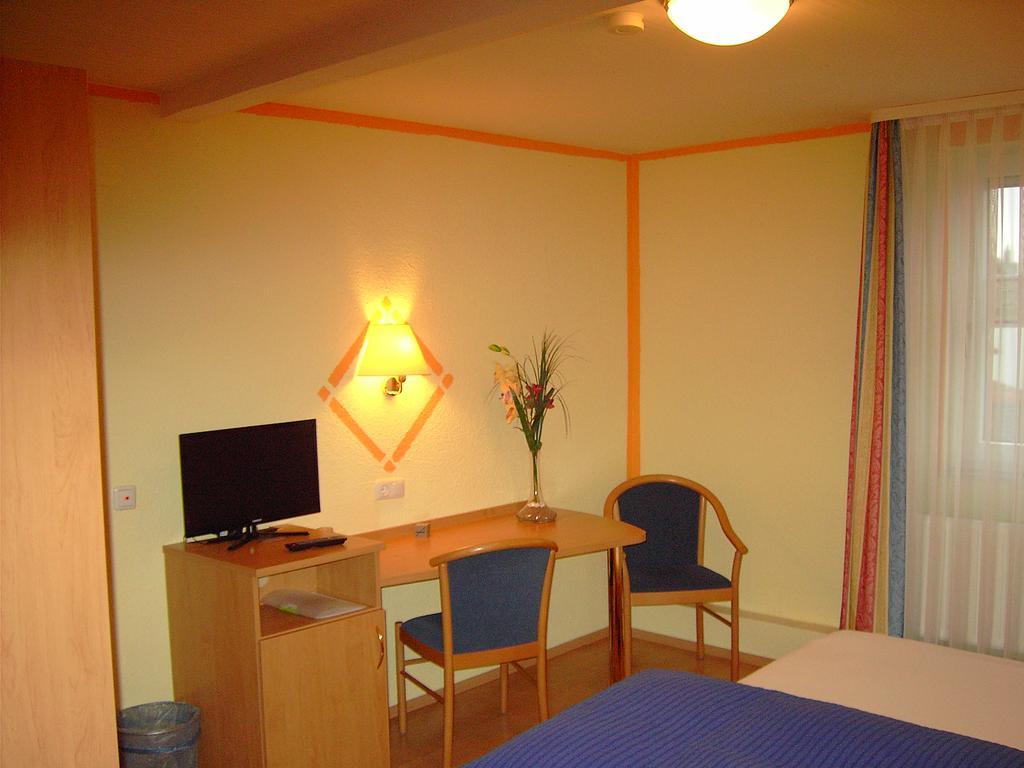 Hotel Hessisches Haus à Rossdorf  Extérieur photo