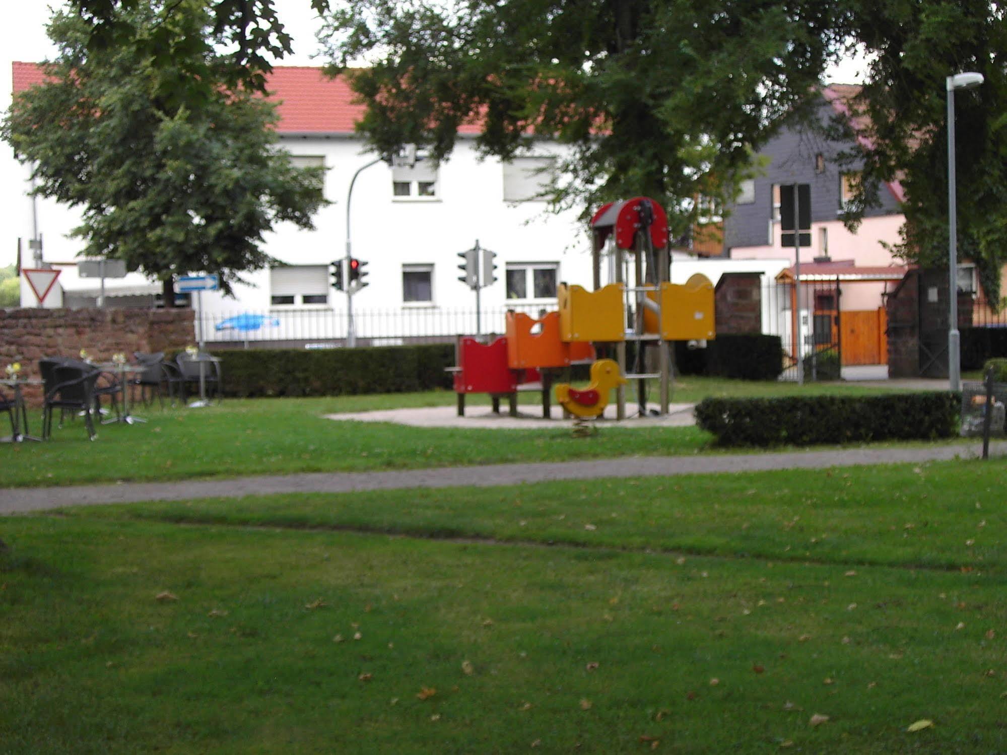 Hotel Hessisches Haus à Rossdorf  Extérieur photo
