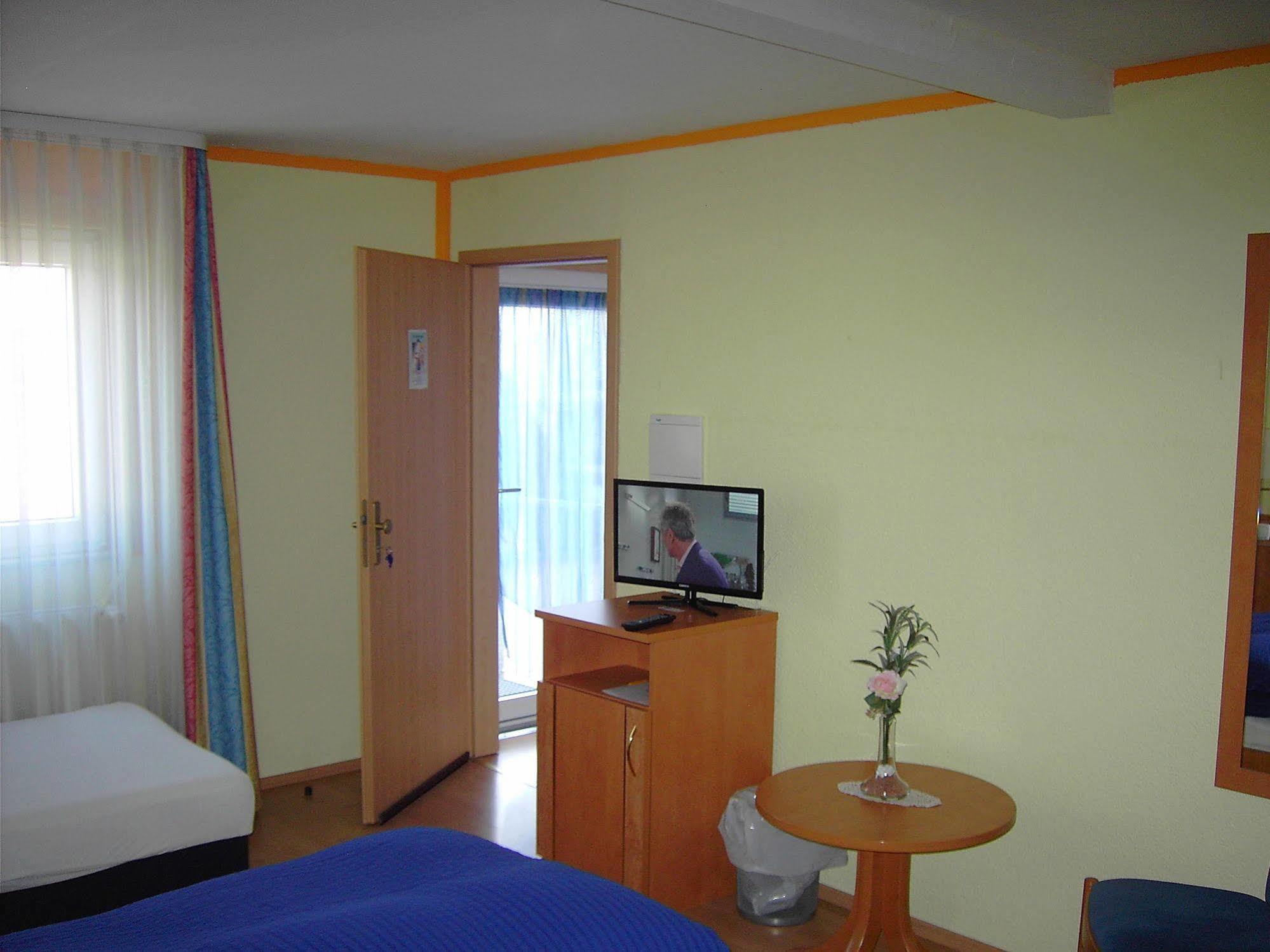Hotel Hessisches Haus à Rossdorf  Extérieur photo